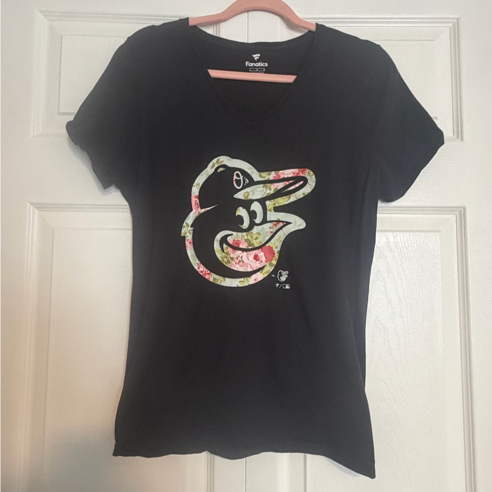 Baltimore Orioles Women's L Lovely V-Neck T-Shirt